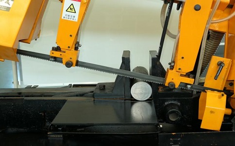 增城数控带锯床自动送料精度会出现偏差吗？